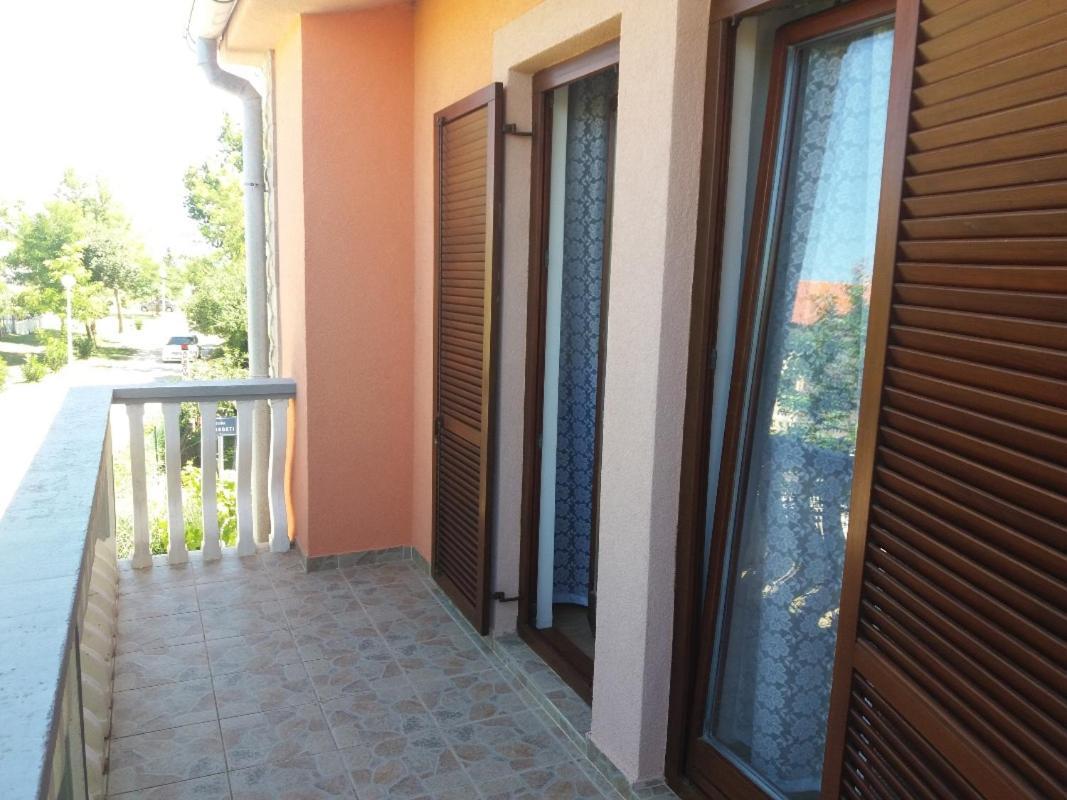 Apartment Visnja -Near Queen Beach Nin Exterior photo